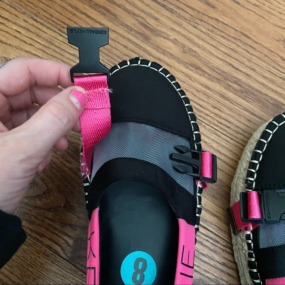 BNWT Kendall +‎ Kylie women’s  black and pink espadrilles in size 8 - Picture 11 of 12